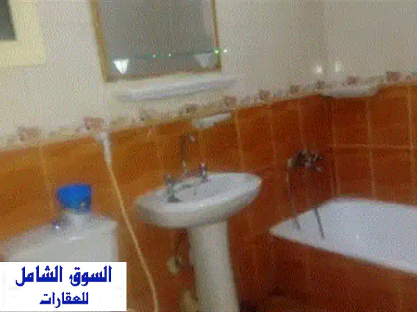 للبيع شقة نظيفة ومفروشة في بناية نظيفة بها مصعد وبواب، تقع في وسط القاهرة، قريبة من جميع الأسواق ... 4