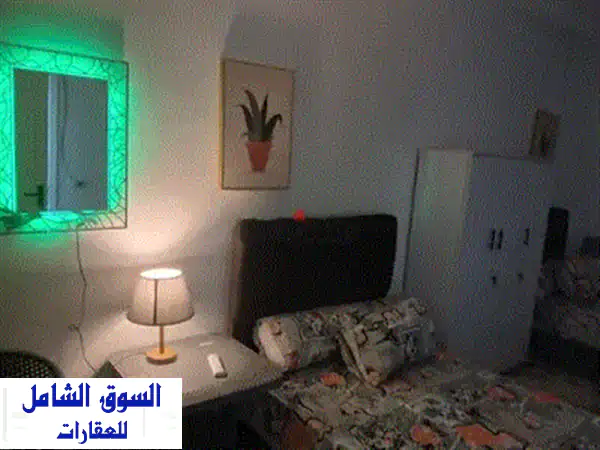 شقه غرفه في حالة أنها فاضيه للايجار المفروش شارع التسعين الرئيسي في ارقي فيلات القاهره الجديده 3