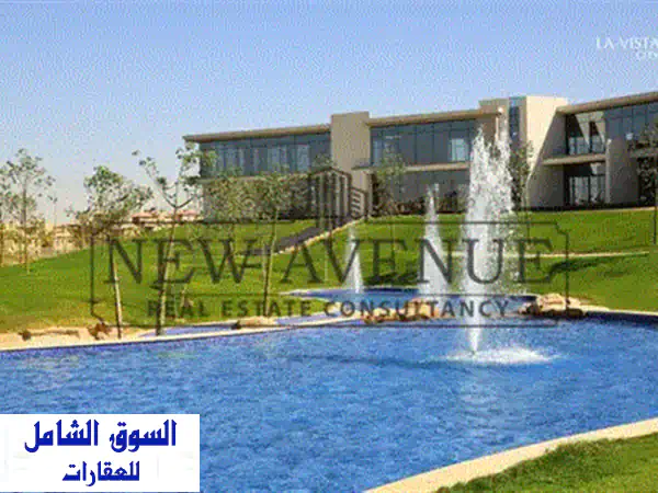 فرصة ذهبية: تاون هاوس كورنر للبيع في لا فيستا سيتي La Vista City - استلام فوري، بحري، تصميم كلاسيكي وموقع متميز! 3