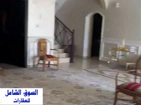 للإيجار فيلا دورين. مميزة في كلباء منطقة البردي موقع ممتاز بالقرب من البحر تتكون الفيلا من 5 غرف ...