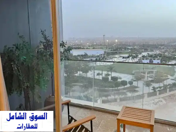 للبيع شقه بافضل ڤيو متشطبه بالتكيفات و المطبخ علي...