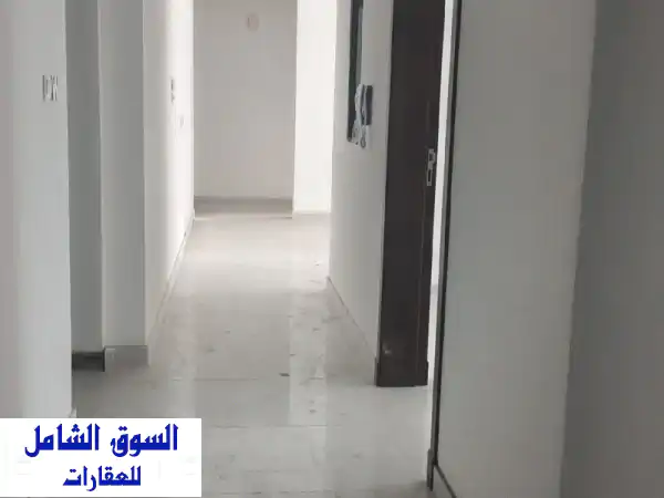 عندي شقة جديدة في الرفاع، البحير، مؤلفة من مجلس، 5...