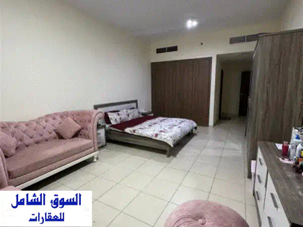 شقة مميزة للبيع في أبراج عجمان وان تاور 6 موقع استراتيجي على شارع خليفة مباشرة قريب من جميع الخدمات ... 2