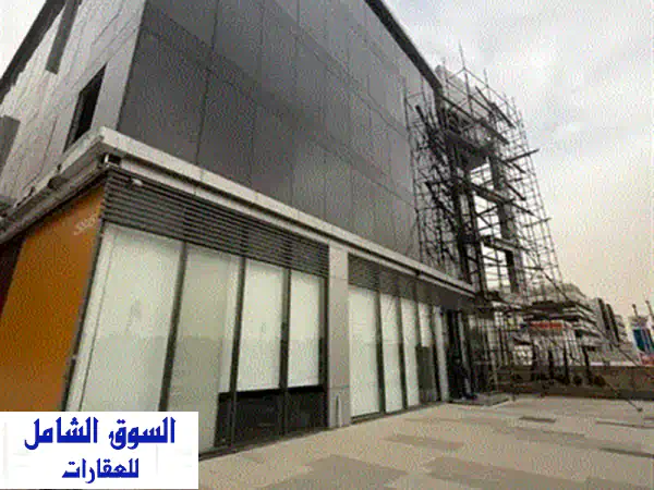 مكتب للإيجار في ذا جري مول  560 متر  موقع متميز I تشطيب كامل