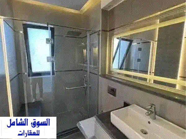 شاليه في  قلب البحر  فيو بانورامي صف اول استلام  متشطب فندقي  الشاليه خطوتين للبحر  دقائق من marina 5 + ابراج العلمين ودقائق الي مراسي وهاسيندا 3