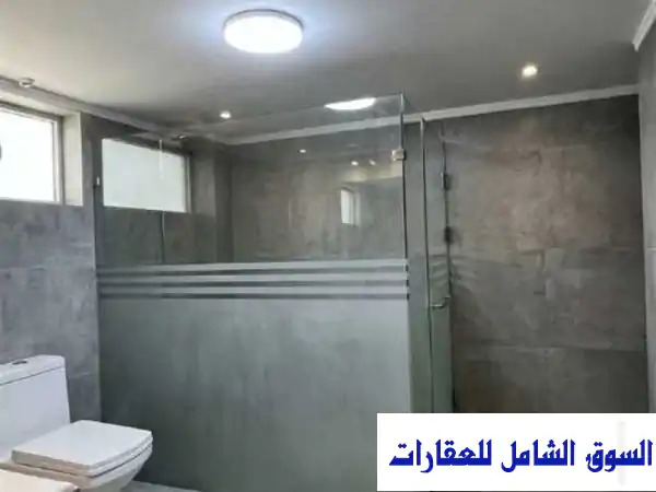 للإيجار فيلا قرطبة مع ديوانية وحمام سباحة وسايق 3 ادوار في مدينة الكويت