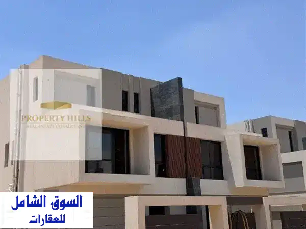 فيلا بسعر الكاش في الباتيو تاون بتشطيب كامل بفيو علي مساحات خضراء بجوار auc