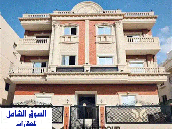 شقة  للبيع بمدخل خاص  في جنوب الاكاديمية أ من المالك امام كمبوند الفطيم 3