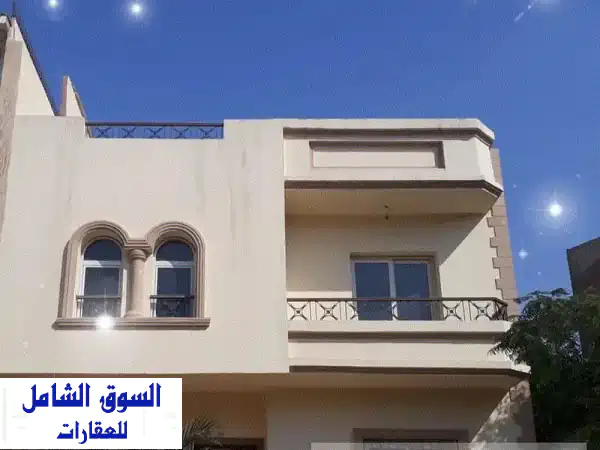 توين هاوس متشطب بموقع مميز للبيع في كمبوند سما...