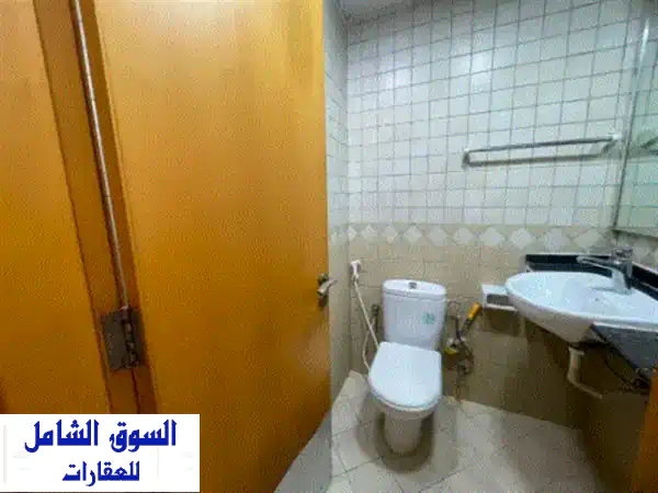 استوديو مفروش فاخر للإيجار الشهري بالجرف، عجمان | 2600 درهم فقط شامل جميع الفواتير! سكن جاهز ومريح قرب المحكمة.
