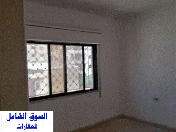 شقة للبيع في جبل الحسين قرب مستشفى الاستقلال: 3 غرف نوم، صالة، صالون كبير، مطبخ + بلكونة، حمامان، ...