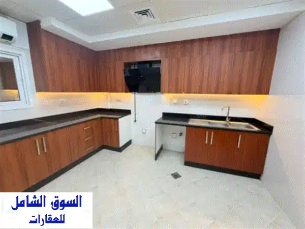 فيلا للإيجار السنوي  البراشي، الشارقة. فيلا فاخرة بموقع مميز على شارع اسفلت، تشطيبات حديثة ومساحات ...