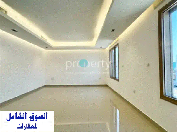 شقة للإيجار بثلاث غرف نوم في منطقة الصديق، مدينة الكويت. شقة واسعة تقع في الطابق الثاني وتضم غرفة ...