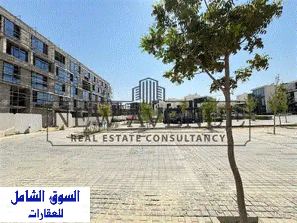 مكتب ارضي متشطب بمساحة ٨٥ مترًا مربعًا للبيع في HeartWork mountain view icity القاهرة الجديدة