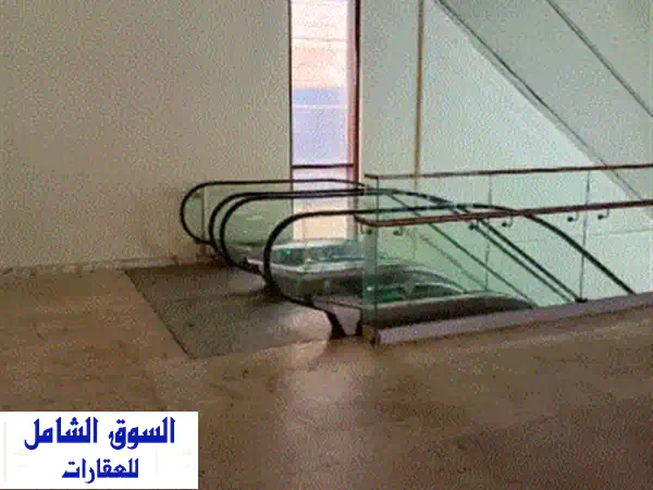 للإيجار في الجهراء: دورين — أرضي وميزانين — لسوق مركزي. مساحة الأرضي 800 متر مربع، ومساحة الميزانين ...