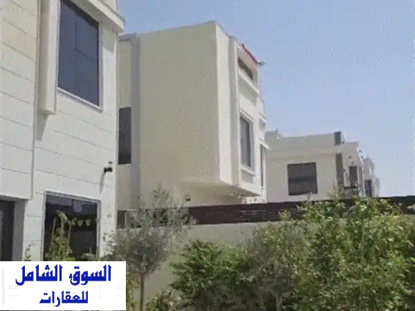 للبيع العاجل فيلا جاهزة للسكن فيها الأثاث والكهرباء والتكييف وتملك حر لجميع الجنسيات في عجمان ...