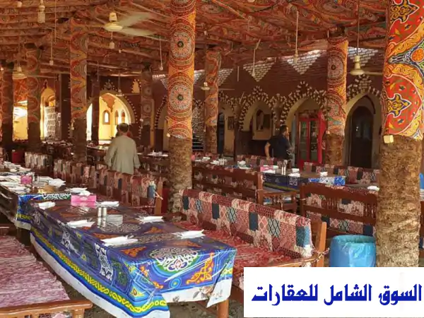 مطعم وكفتريا سياحي بلاقصر يطل على النيل مباشرة يعبر...