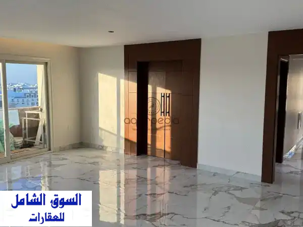 شقة مميزة للبيع في ماونتن فيو آي سيتي – كلوب بارك