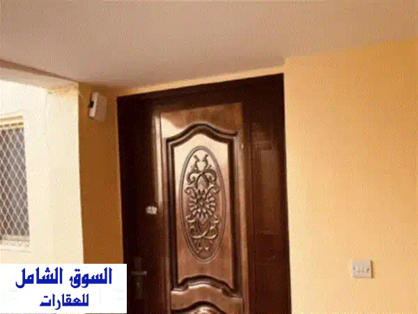 للبيع بيت الشعبي من مالك الشارقة الغافية مقابل...