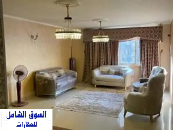 شقة للبيع في مصر الجديده ارض الجولف تشطيب سوبر لوكس...