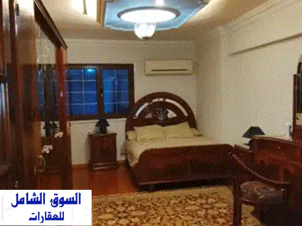 شقة 180م مفروشة مكيفة للإيجار السنوي عالشارع جمال عبدالناصر الرئيسي على ناصية لمحبي السكن الراقي ...