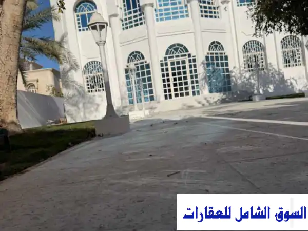 فيلا فاخرة للإيجار والبيع في روضة المطار...