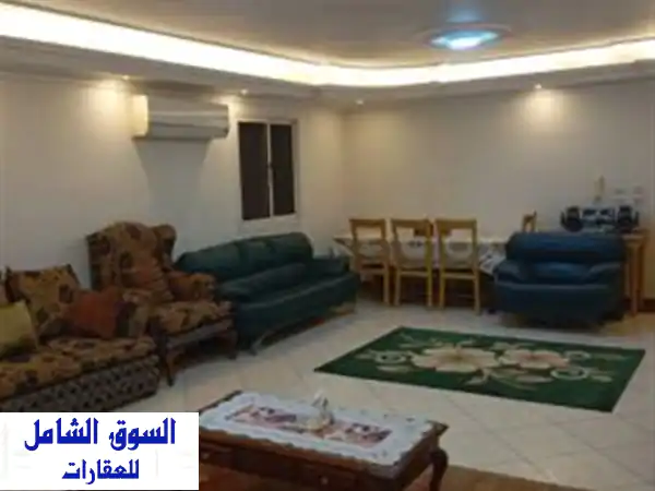 شقة 184 م مفروشة مكيفة للإيجار السنوى عالشارع جمال عبد الناصر الرئيسى على ناصية لمحبي السكن الراقى