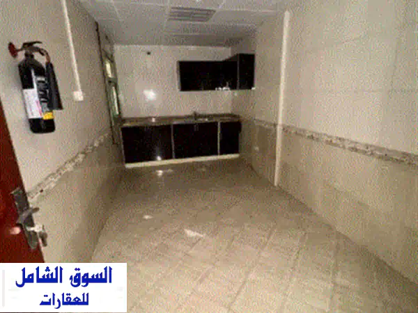 للإيجار شقة واسعة ومميزة في منطقة ميسلون، تتكون من 3 غرف نوم وصالة كبيرة، مع 2 بلكونه و3 حمامات، ... 4