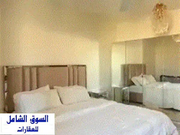 للبيع منزل إسكان في مدينة حمد، الدوار الرابع، مجدّد، بموقع مميز مع مواقف متعددة مفتوحة أمام المنزل. ...