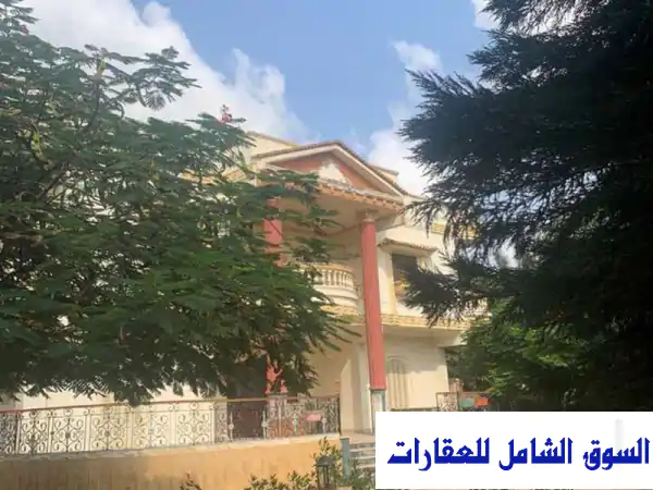 2 فدان مع فيلا الترا لوكس بحديقة للبيع في...