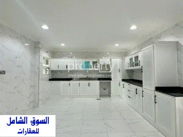 فيلا مكونة من 5 غرف نوم للإيجار في سلوى، الكويت. الطابق الأرضي غرفة معيشة واسعة، منطقة طعام منفصلة، ...