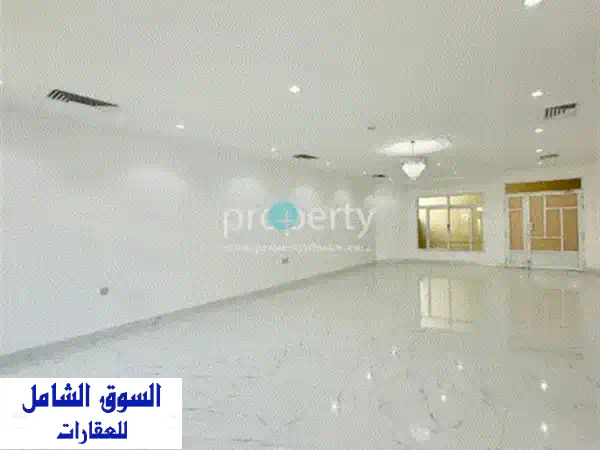 فيلا 5 غرف نوم للإيجار في سلوى، الكويت. الطابق...