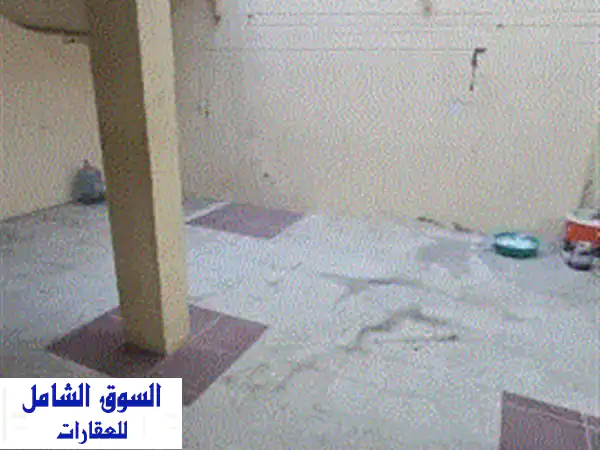 للإيجار: بيت من طابقين في مدينة عيسى، يتكون من 4 غرف، 3 حمامات، كراج، حوش، ومطبخ. السعر: 270. ...