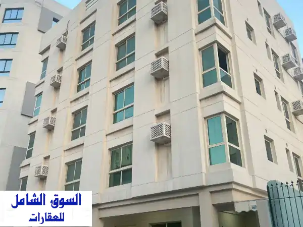 للبيع مبنى سكني استثماري في الماحوز، أم الحصم....