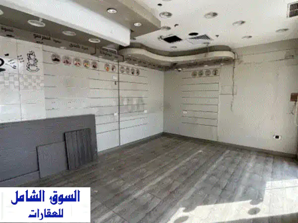 محل تجاري للإيجار في حولي. بموقع مميز جدا، مدخل...