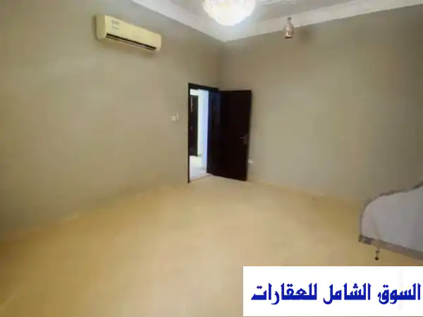 فيلا دوبلكس بمدينة العين منطقة المقام للإيجار في