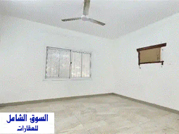 البحرين  الحد / شقة كبيرة للإيجار. تتكون من 3 غرف نوم وصالة ومطبخ و3 حمامات. السعر: 240 دينار. ... 3