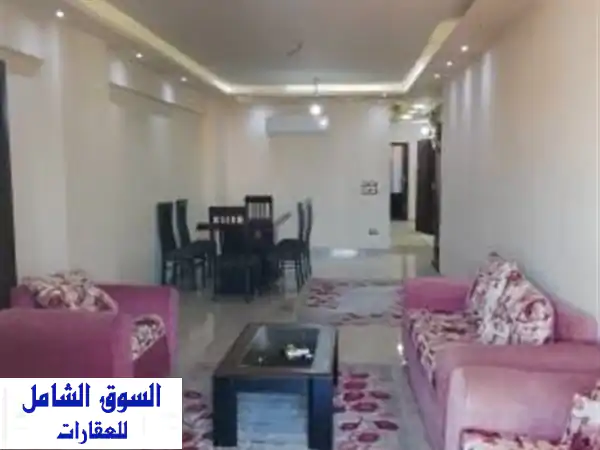 شقة مفروشة للايجار السنوى بارقى مواقع السرايا خطوات من البحر و المحروسة لعشاق السكن الرقى والخصوصية