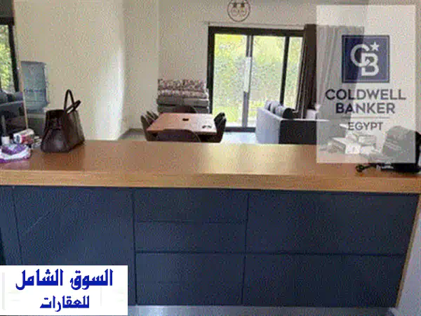 فرصة مميزة الآن  تاون هاوس ميدل 165 م + حديقه خاصه متشطب ومفروش بالكامل للبيع داخل كمبوند البروج – مدينة الشروق – على طريق الإسماعيلية مباشرة  3 غرف