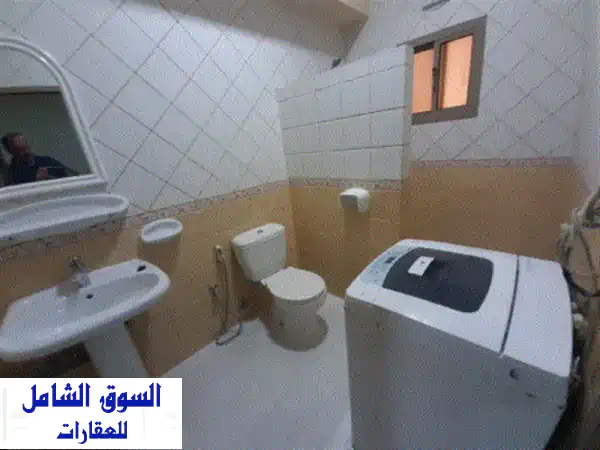 استوديو مفروش للإيجار في جد علي مع غرفة كبيرة، حمام، ومصعد. السعر 150 دينار شامل الكهرباء لمدة 30 ...
