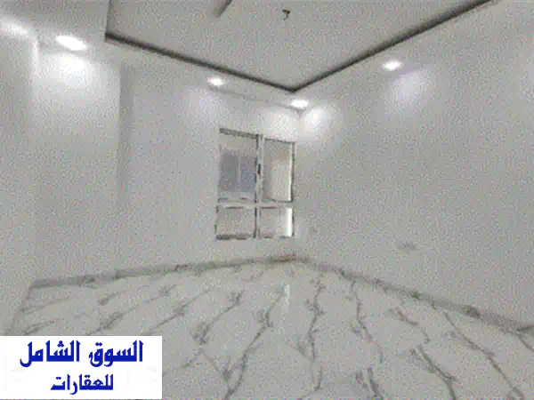 البحرين  الحد. شقة جديدة للبيع. نظام عربي. مع المكيفات. تتكون من مجلس مستقل وصالة مستقلة و4 غرف ...