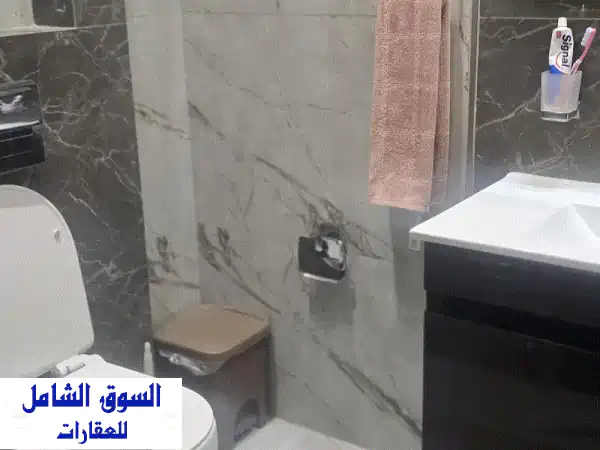 خلدا شقه ارضيه للبيع