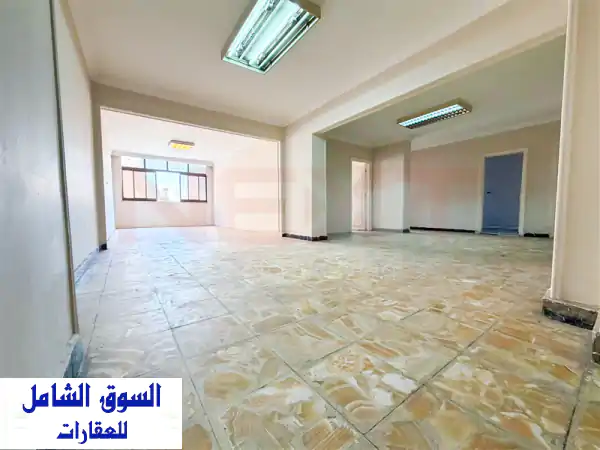 مقر إداري للايجار 300 م  رشدي ( ش أبو قير الرئيسي )  35,000...