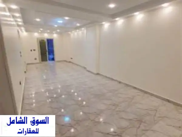 شقه شيك جداا في الكيلو 21 (الزراعيين ) بمقدم 250 الف بس...