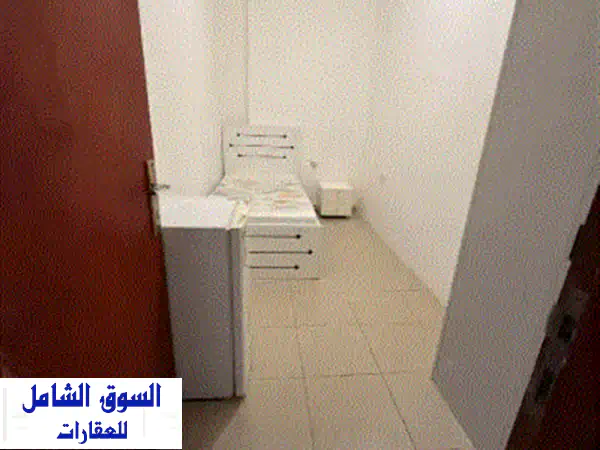 بارتشن شخص واحد فقط كورنيش عجمان النخيل 2 نظافة يوميه شامل جميع الفواتير السعر 1000 2