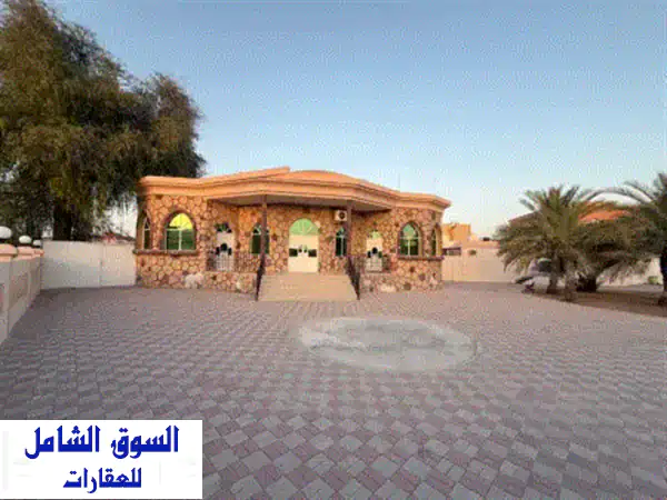 فرصة ذهبية للاستثمار  مركز تجاري للإيجار في...