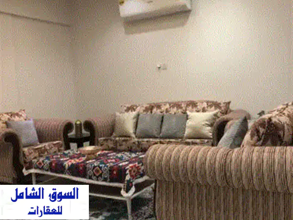 يوجد لدينا شقة للإيجار مفروشة بالكامل شامل الكهرباء وماء لمت (30) دينار نظيفة جدا قريب من الخدمات ...