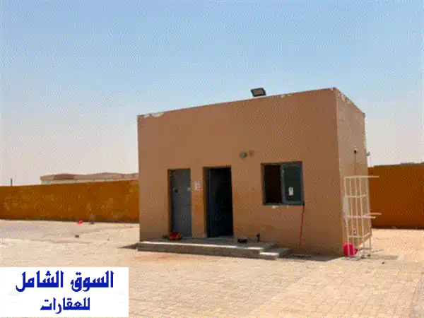 إيجار حوطة 10000 قدم بالصجعة: أرض جاهزة بموقع استراتيجي على شارع رئيسي | مثالية لمشاريعك!