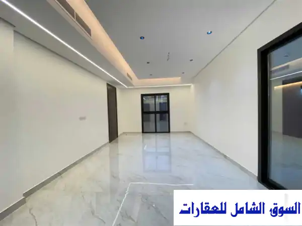 للبيع أو للإيجار فيلا فاخرة مكونة من ثلاثة طوابق...