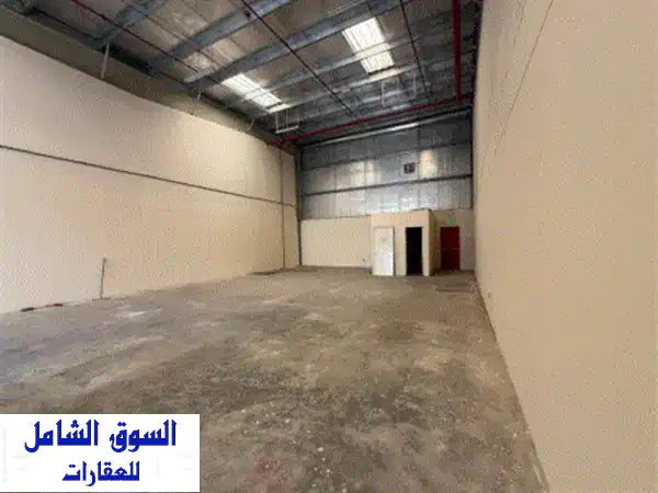 مستودع مميز للإيجار بالمنطقة الصناعية 18 | 2000 قدم مربع | موقع استراتيجي لأعمالك 4
